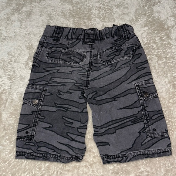 Shaun White Black and Gray Patterned Shorts - Picture 2 of 3